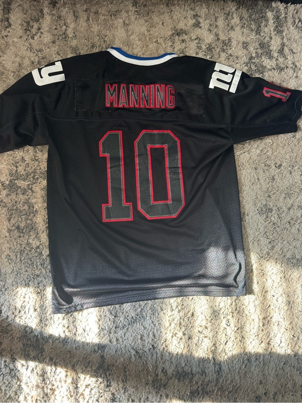 Four NY giants nfl  Jerseys. (2) xxl and (2) xl